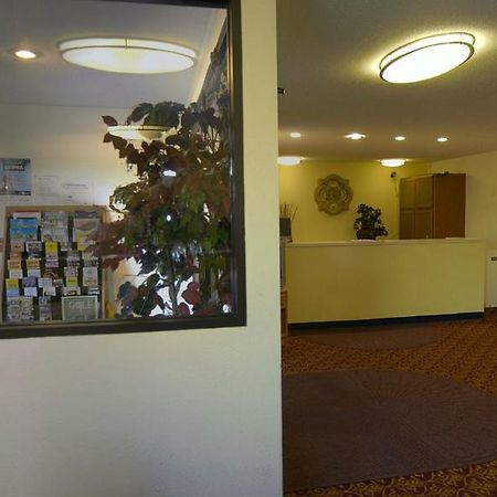 בריינרד Rodeway Inn מראה חיצוני תמונה