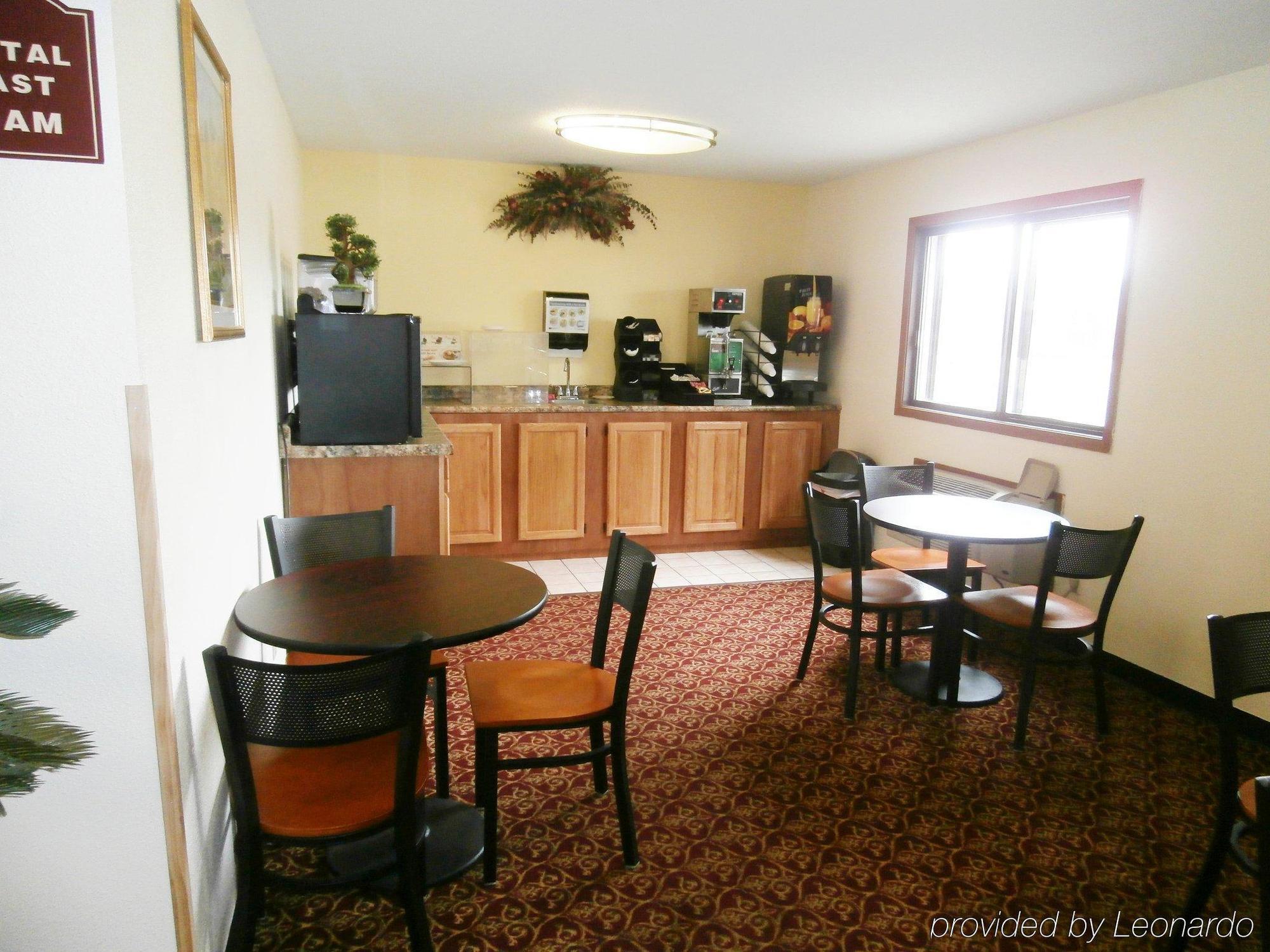 בריינרד Rodeway Inn מראה חיצוני תמונה
