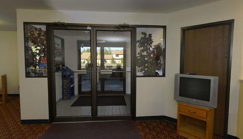 בריינרד Rodeway Inn מראה חיצוני תמונה